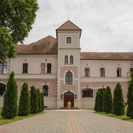 Domeniile Martinutzi -Hotel Cardinal Si Conac Rhedey Alba Iulia