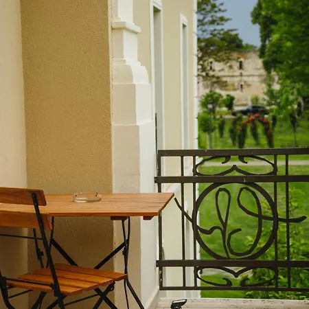 Hotel Domeniile Martinutzi -Hotel Cardinal Si Conac Rhedey 4*