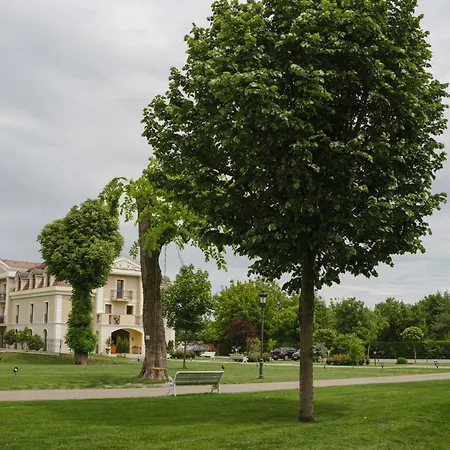 Hotel Domeniile Martinutzi -Hotel Cardinal Si Conac Rhedey Alba Iulia