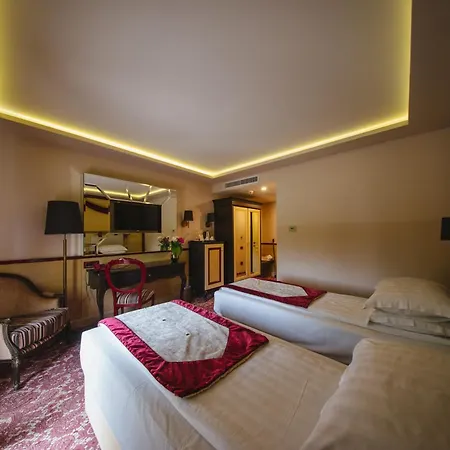 Hotel Domeniile Martinutzi -Hotel Cardinal Si Conac Rhedey Alba Iulia