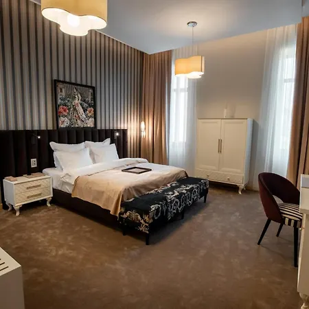 Hotel Domeniile Martinutzi -Hotel Cardinal Si Conac Rhedey 4*