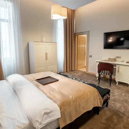 Hotel Domeniile Martinutzi -Hotel Cardinal Si Conac Rhedey Alba Iulia