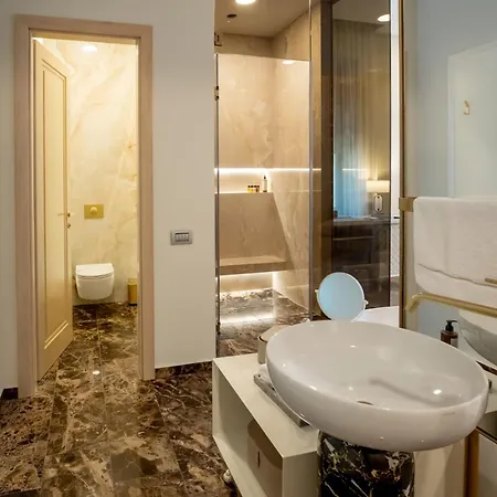Domeniile Martinutzi -Hotel Cardinal Si Conac Rhedey 4*