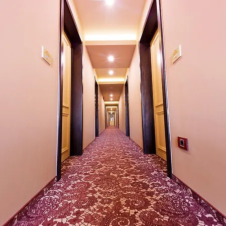 Hotel Cardinal-domeniile Martinutzi 4*